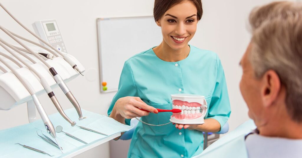 7 formas de cuidar tus implantes dentales
