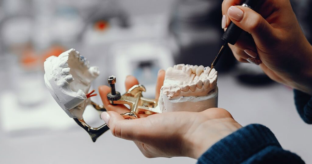 Zirconio, el mejor material para un implante dental